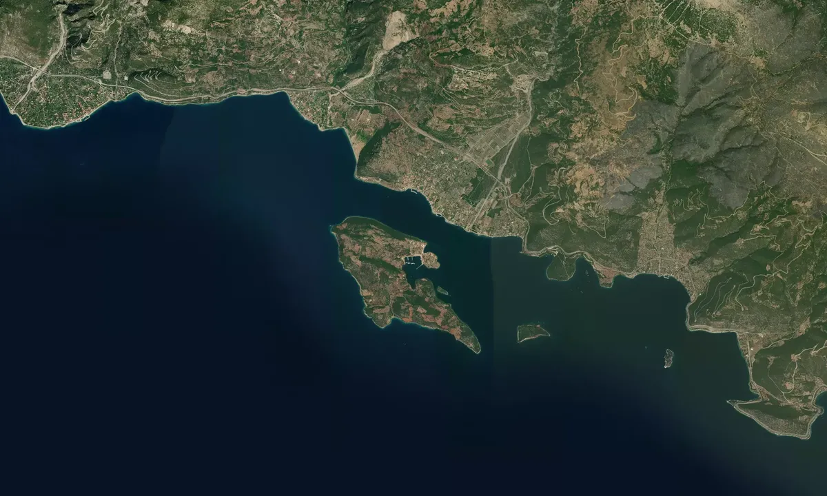 Flyfoto av Trizonia Island Marina