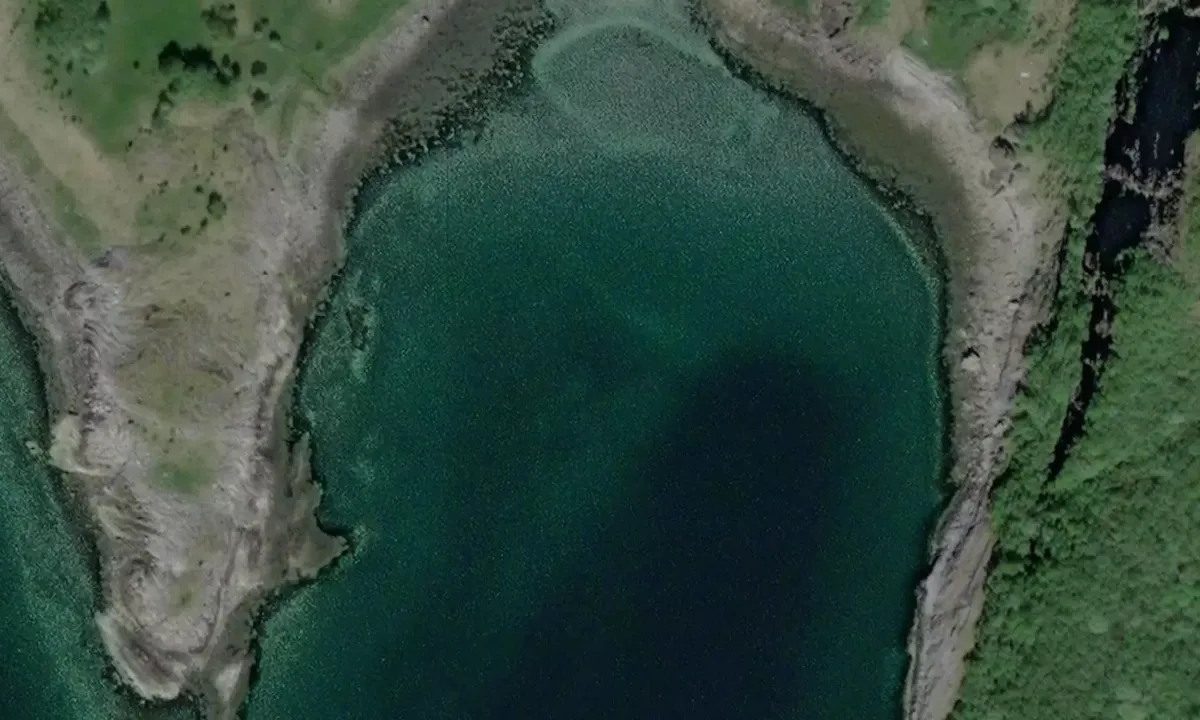 Satelite image of Tro