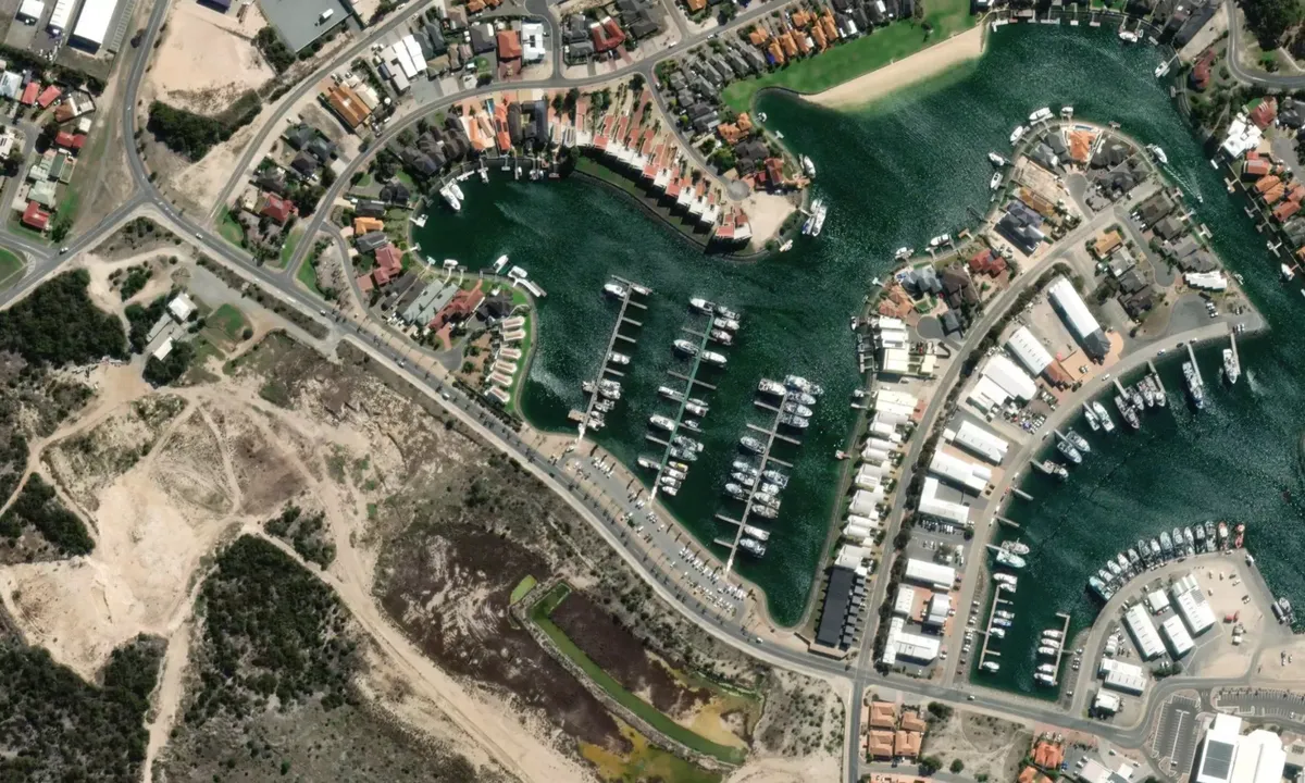Flyfoto av Tuna Boat Wharf