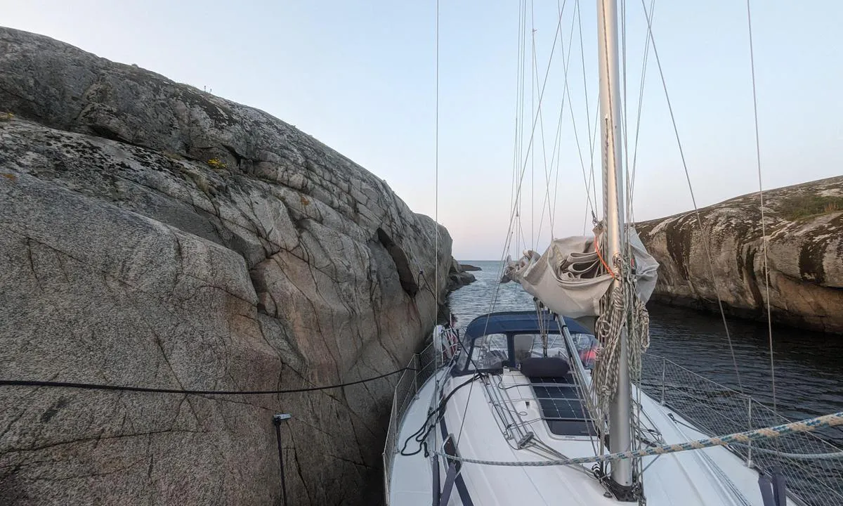 Teineholmane: Ligger fint inntil fjell på vestlig Nordre Teineholmen.