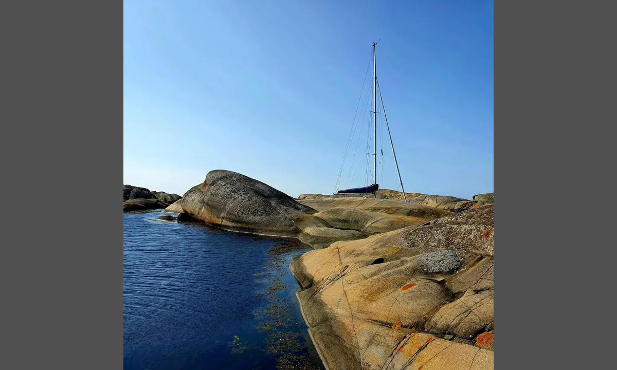 Uleholmene og kløvningen: {"base": "no", "no": "Uleholmen", "se": "Uleholmen", "en": "Uleholmen", "da": "Uleholmen"}