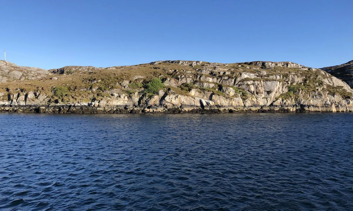 Utsikt sydover fra ankringsplassen på Urdøya.