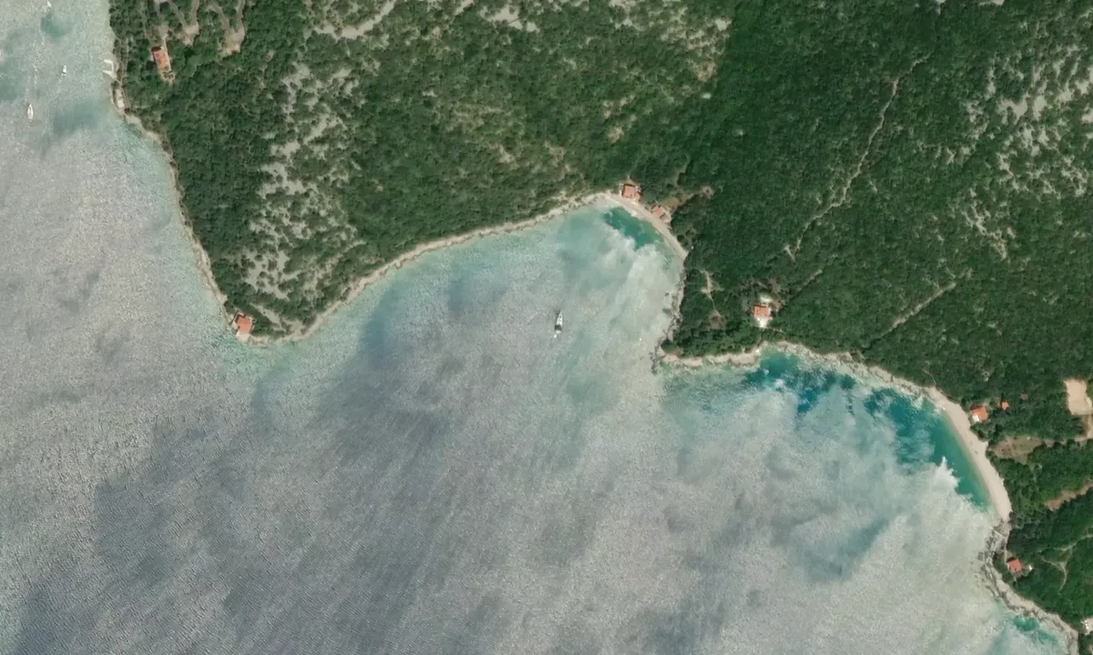 Flyfoto av Ustrine
