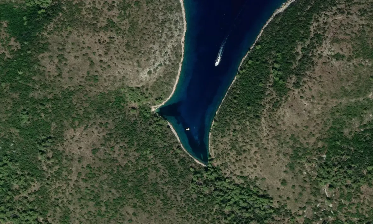 Flyfoto av Uvala Duboka Vela