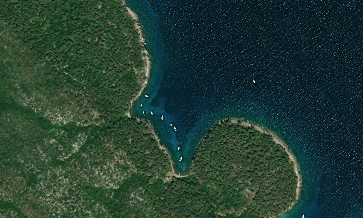 Flyfoto av Uvala Frnaza