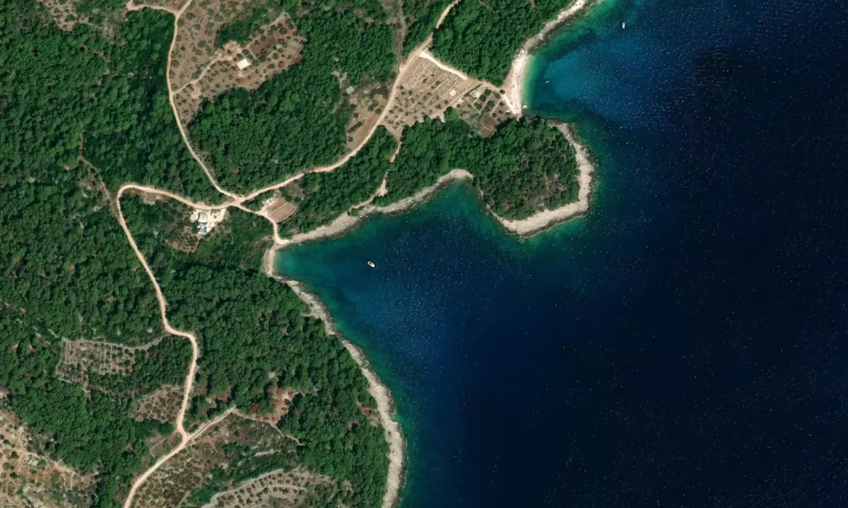 Flyfoto av Uvala Zukovik