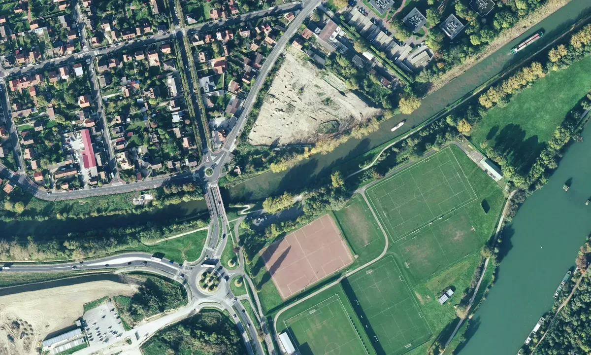 Satelite image of Vaires Pontoon