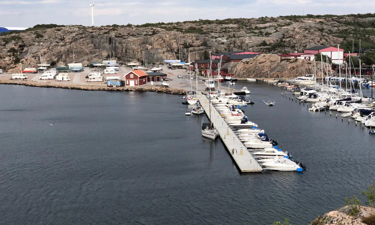 Valbodalen: Guest mooring alongside the outside of the north pier