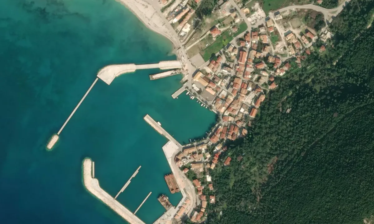 Flyfoto av Vasiliki marina