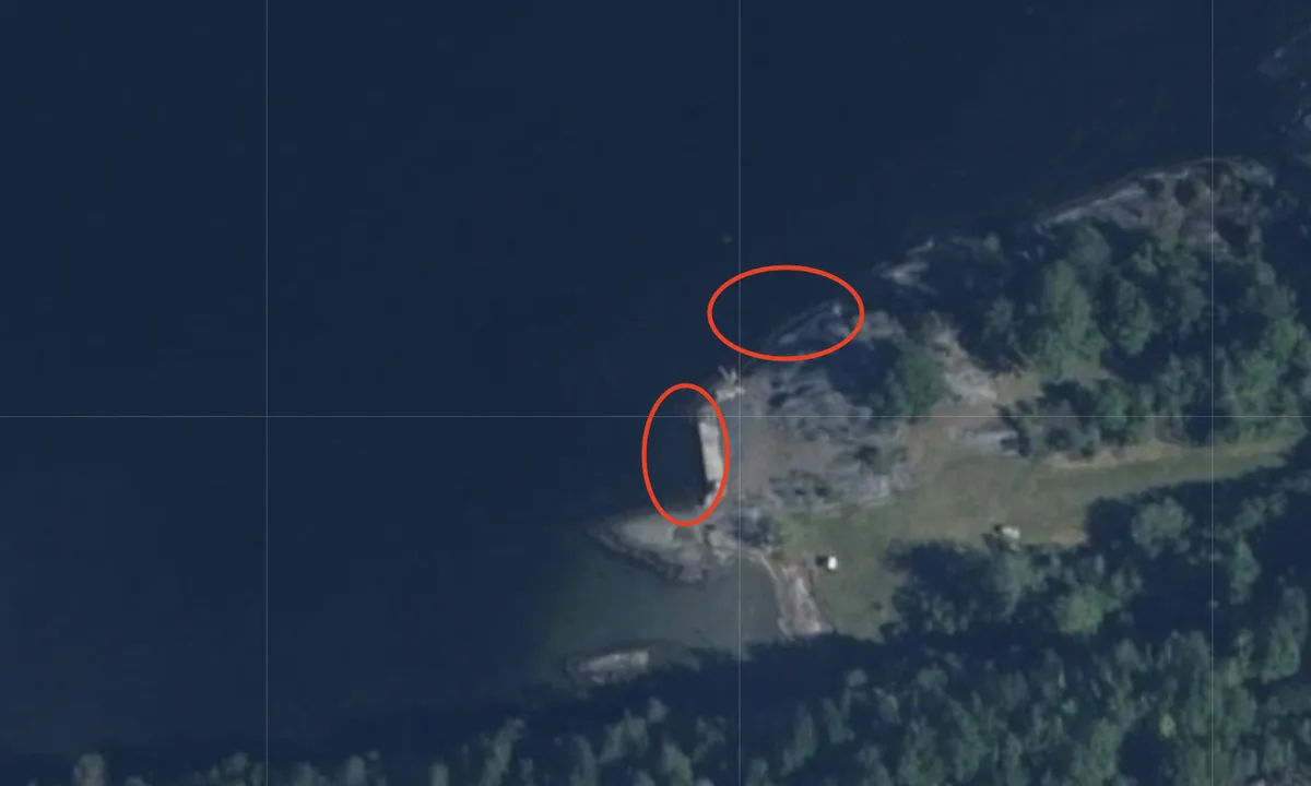 Vestre Stabbestad: {"base": "no", "no": "Kjempe fin og barnevennelig plass.\r\nM\u00e5 vel nesten v\u00e6re ett av Krager\u00f8`s beste gressplen og badestrand(?). \r\n\r\nForholdsvis liten brygge, men man kan ogs\u00e5 ligge med anker.\r\nI fellesferie s\u00e5 vil det v\u00e6re en del trafikk av b\u00e5ter p\u00e5 utsiden og vil da ogs\u00e5 bli litt sj\u00f8.\r\n\r\nhttps://goo.gl/maps/53JBwX6F1P41Zz959\r\n\r\nhttp://www.turer.no/stabbestad.php.", "se": "J\u00e4ttefin och barnv\u00e4nlig plats. M\u00e5ste n\u00e4stan vara en av Krager\u00f8s b\u00e4sta gr\u00e4smattor och badstr\u00e4nder(?).<br><br>Relativt liten brygga, men man kan ocks\u00e5 ligga med ankare. Under gemensam semester kommer det att vara en del b\u00e5ttrafik utanf\u00f6r, vilket g\u00f6r att det blir lite sj\u00f6.<br><br>https://goo.gl/maps/53JBwX6F1P41Zz959<br><br>http://www.turer.no/stabbestad.php.", "en": "Great and child-friendly place. Must almost be one of Krager\u00f8's best lawns and beaches(?).\n\nRelatively small dock, but you can also anchor.\nDuring the summer holidays, there will be some boat traffic outside which will also cause some waves.", "da": "K\u00e6mpefin og b\u00f8rnevenlig plads. M\u00e5 n\u00e6sten v\u00e6re en af Krager\u00f8s bedste gr\u00e6spl\u00e6ne og badestrand(?). Forholdsvis lille bro, men man kan ogs\u00e5 ligge for anker. Under sommerferien vil der v\u00e6re en del b\u00e5dtrafik udenfor, og der vil derfor ogs\u00e5 v\u00e6re lidt s\u00f8gang. https://goo.gl/maps/53JBwX6F1P41Zz959 http://www.turer.no/stabbestad.php."}