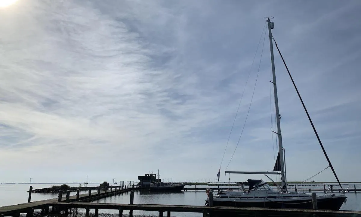 {"base": "en", "no": "Fugle\u00f8ya De Kreupel i bedre dager. (Foto er privat, vennligst ikke bruk det om igjen.)", "se": "F\u00e5gel\u00f6n De Kreupel i b\u00e4ttre dagar.\n(Fotot \u00e4r privat, anv\u00e4nd det inte vidare.)", "en": "Bird island De Kreupel in better days.\r\n(Photo is private, do not reuse it.)", "da": "Fugle\u00f8en De Kreupel i bedre dage.<br />(Foto er privat, m\u00e5 ikke genbruges.)", "fr": "L'\u00eele aux oiseaux De Kreupel \u00e0 l'\u00e9poque de ses beaux jours. <br>(La photo est priv\u00e9e, ne pas la r\u00e9utiliser.)", "de": "Vogelinsel De Kreupel in besseren Tagen. (Foto ist privat, nicht wiederverwenden.)", "es": "Isla de P\u00e1jaros De Kreupel en mejores d\u00edas.<br>(Foto es privada, no la reutilice.)", "it": "Isola degli uccelli De Kreupel in giorni migliori. (La foto \u00e8 privata, non riutilizzarla.)", "pt": "A ilha das Aves De Kreupel em dias melhores.<br>(A foto \u00e9 privada, n\u00e3o a reutilize.)", "nl": "Vogeleiland De Kreupel in betere dagen. (Foto is priv\u00e9, niet hergebruiken.)", "pl": "Wyspa ptak\u00f3w De Kreupel w lepszych czasach. (Zdj\u0119cie jest prywatne, nie u\u017cywaj go ponownie.)", "uk": "\u041e\u0441\u0442\u0440\u0456\u0432 \u043f\u0442\u0430\u0445\u0456\u0432 \u0414\u0435 \u041a\u0440\u044e\u043f\u0435\u043b \u0443 \u043a\u0440\u0430\u0449\u0456 \u0447\u0430\u0441\u0438. <br>(\u0424\u043e\u0442\u043e \u043f\u0440\u0438\u0432\u0430\u0442\u043d\u0435, \u043d\u0435 \u0432\u0438\u043a\u043e\u0440\u0438\u0441\u0442\u043e\u0432\u0443\u0432\u0430\u0442\u0438.)", "ro": "Insula de p\u0103s\u0103ri De Kreupel \u00een zile mai bune.<br>(Fotografia este privat\u0103, nu o reutiliza\u021bi.)", "tr": "Ku\u015f adas\u0131 De Kreupel'in daha iyi g\u00fcnlerinde.<br />(Foto\u011fraf \u00f6zeldir, tekrar kullanmay\u0131n.)", "el": "\u03a4\u03bf \u03bd\u03b7\u03c3\u03af \u03c4\u03c9\u03bd \u03c0\u03bf\u03c5\u03bb\u03b9\u03ce\u03bd De Kreupel \u03c3\u03b5 \u03ba\u03b1\u03bb\u03cd\u03c4\u03b5\u03c1\u03b5\u03c2 \u03b7\u03bc\u03ad\u03c1\u03b5\u03c2.<br />(\u0397 \u03c6\u03c9\u03c4\u03bf\u03b3\u03c1\u03b1\u03c6\u03af\u03b1 \u03b5\u03af\u03bd\u03b1\u03b9 \u03b9\u03b4\u03b9\u03c9\u03c4\u03b9\u03ba\u03ae, \u03bc\u03b7\u03bd \u03c4\u03b7\u03bd \u03b5\u03c0\u03b1\u03bd\u03b1\u03c7\u03c1\u03b7\u03c3\u03b9\u03bc\u03bf\u03c0\u03bf\u03b9\u03ae\u03c3\u03b5\u03c4\u03b5.)", "cs": "Ostrov Pt\u00e1k\u016f De Kreupel v lep\u0161\u00edch dnech.<br>(Fotografie je soukrom\u00e1, nepou\u017e\u00edvejte ji.)", "hu": "A De Kreupel mad\u00e1rsziget jobb napjaiban. <br> (A fot\u00f3 priv\u00e1t, ne haszn\u00e1lja \u00fajra.)", "fi": "Lintusaari De Kreupel parempina p\u00e4ivin\u00e4. (Valokuva on yksityinen, \u00e4l\u00e4 k\u00e4yt\u00e4 uudelleen.)", "bg": "\u041e\u0441\u0442\u0440\u043e\u0432\u044a\u0442 \u043d\u0430 \u043f\u0442\u0438\u0446\u0438\u0442\u0435 De Kreupel \u0432 \u043f\u043e-\u0434\u043e\u0431\u0440\u0438 \u0434\u043d\u0438. (\u0421\u043d\u0438\u043c\u043a\u0430\u0442\u0430 \u0435 \u0447\u0430\u0441\u0442\u043d\u0430, \u043d\u0435 \u044f \u0438\u0437\u043f\u043e\u043b\u0437\u0432\u0430\u0439\u0442\u0435 \u043f\u043e\u0432\u0442\u043e\u0440\u043d\u043e.)", "sr": "Ostrvo ptica De Kreupel u boljim danima.<br />(Fotografija je privatna, nemojte je ponovo koristiti.)", "et": "Linnusaar De Kreupel parimatel p\u00e4evadel.<br />(Foto on privaatne, \u00e4rge kasutage seda uuesti.)", "lv": "Putnu sala De Kreupel lab\u0101kajos laikos.<br />(Foto ir priv\u0101ts, nelietot atk\u0101rtoti.)", "lt": "Pauk\u0161\u010di\u0173 sala De Kreupel geresn\u0117mis dienomis.<br />(Nuotrauka privati, nenaudoti.)"}