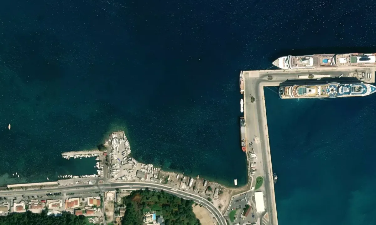 Flyfoto av W of Corfu Port