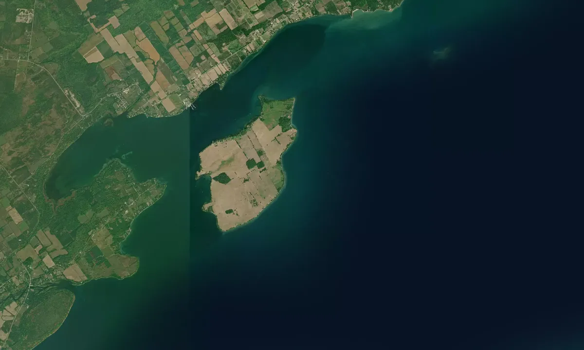 Flyfoto av Waupoos Island (east)