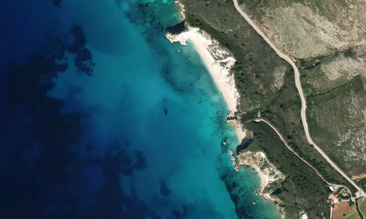 Flyfoto av White Rocks Bay