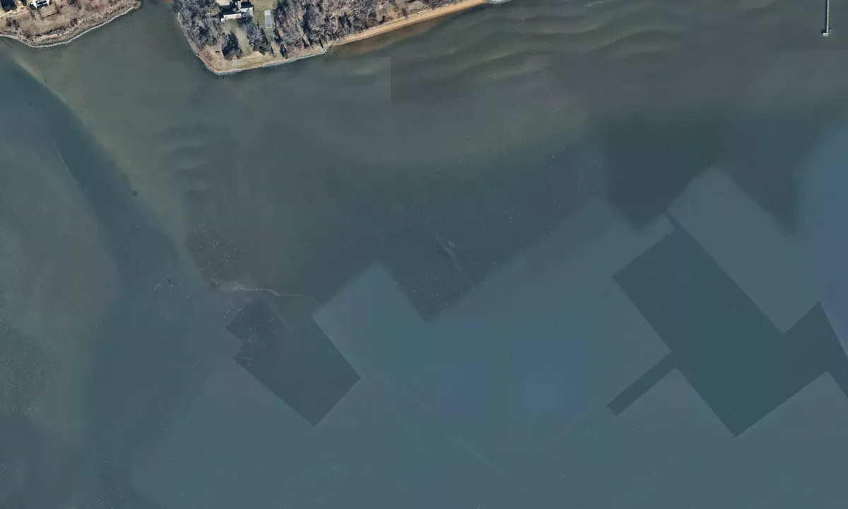 Flyfoto av Whitehall Bay Northeast