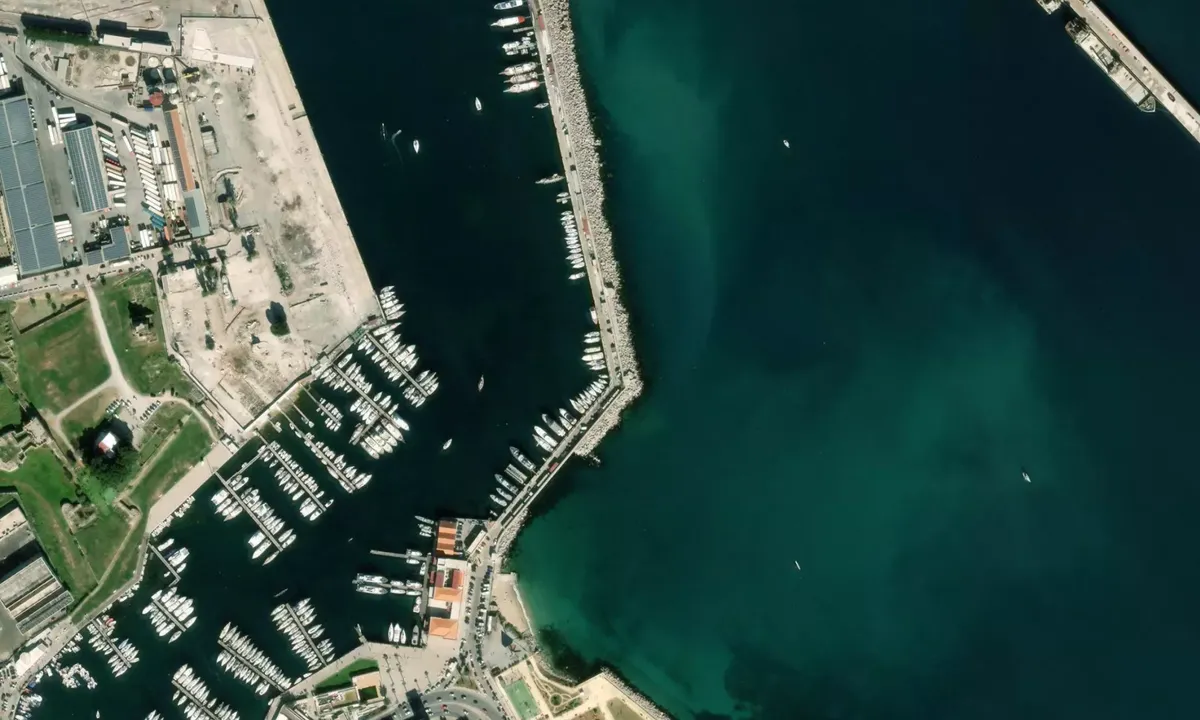 Flyfoto av Yacht Club del Mediterraneo