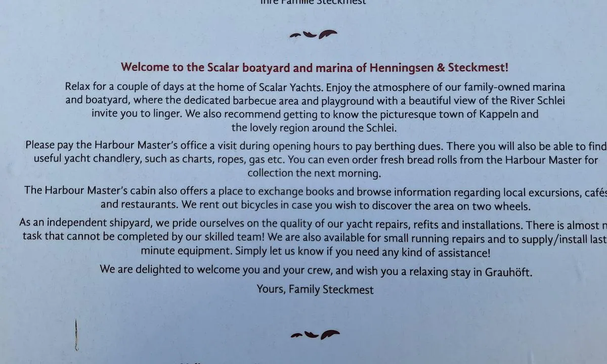 Yachthafen Henningsen: {"base": "en", "no": "En vennlig velkomst", "se": "Ett v\u00e4nligt v\u00e4lkomnande", "en": "A friendly welcome", "da": "En venlig velkomst", "fr": "Un accueil chaleureux", "de": "Ein freundlicher Empfang", "es": "Un <em>amable</em> saludo de bienvenida", "it": "Un caloroso benvenuto", "pt": "Boas-vindas amistosas", "nl": "Een vriendelijke welkom", "pl": "Przyjazne powitanie", "uk": "\u041f\u0440\u0438\u0432\u0456\u0442\u043d\u0438\u0439 \u043f\u0440\u0438\u0439\u043e\u043c", "ro": "Un bun venit prietenos", "tr": "Dost\u00e7a bir kar\u015f\u0131lama", "el": "\u039c\u03b9\u03b1 \u03c6\u03b9\u03bb\u03b9\u03ba\u03ae \u03c5\u03c0\u03bf\u03b4\u03bf\u03c7\u03ae", "cs": "P\u0159\u00e1telsk\u00e9 uv\u00edt\u00e1n\u00ed", "hu": "Bar\u00e1ts\u00e1gos \u00fcdv\u00f6zl\u00e9s", "fi": "Yst\u00e4v\u00e4llinen vastaanotto", "bg": "\u041f\u0440\u0438\u044f\u0442\u0435\u043b\u0441\u043a\u043e \u043f\u043e\u0441\u0440\u0435\u0449\u0430\u043d\u0435", "sr": "Prijateljska dobrodo\u0161lica", "et": "S\u00f5bralik tervitus", "lv": "Draudz\u012bga uz\u0146em\u0161ana", "lt": "Draugi\u0161kas pasveikinimas"}
