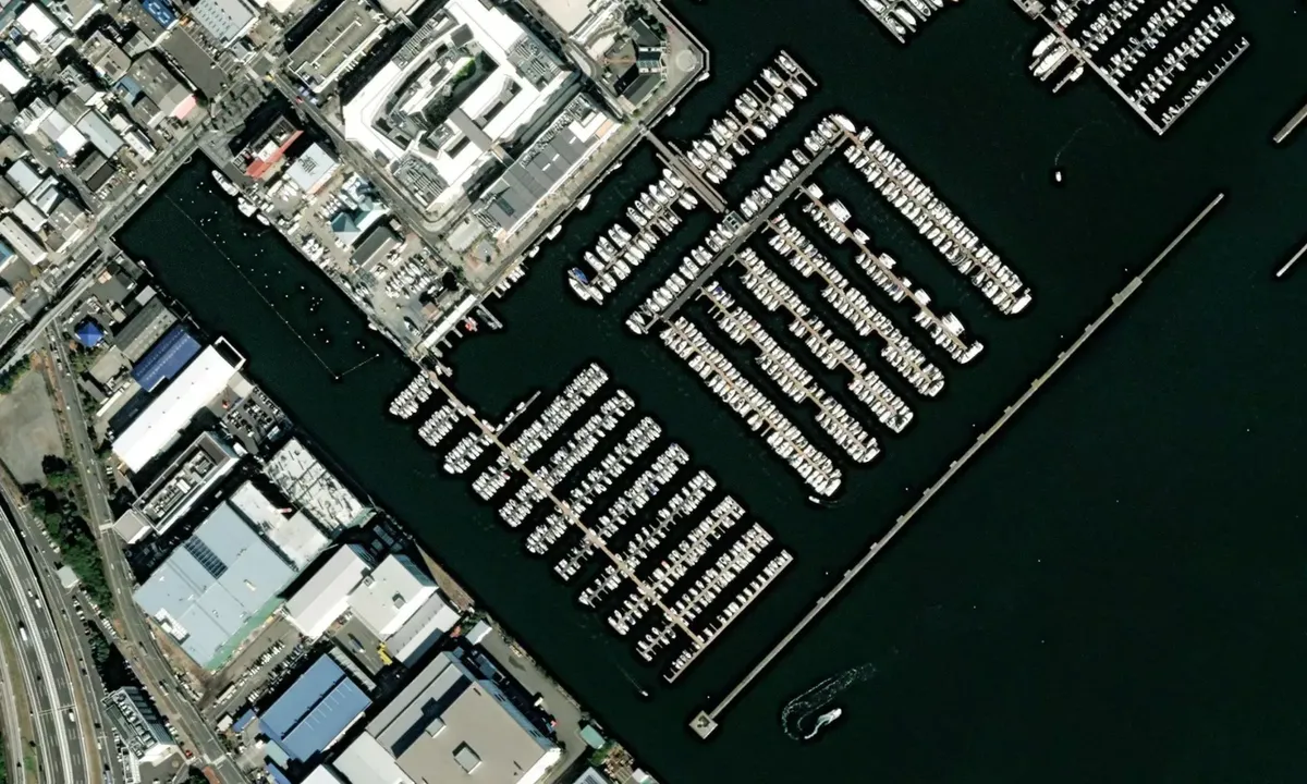 Flyfoto av Yokohama Bayside Marina 1