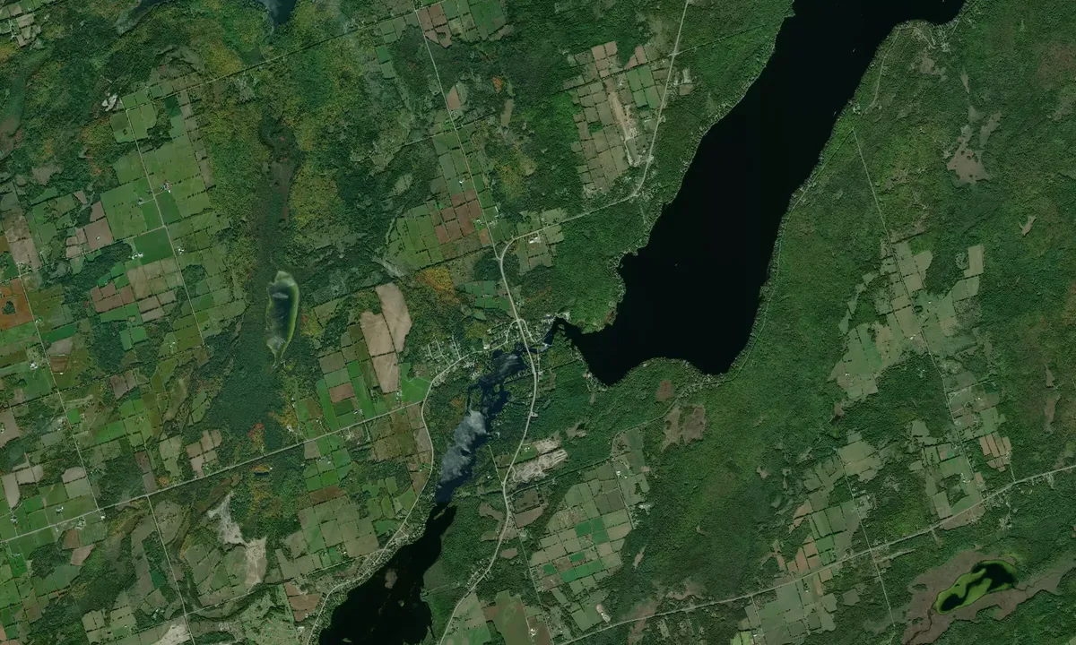 Flyfoto av Young's Point Lock, Parks Canada