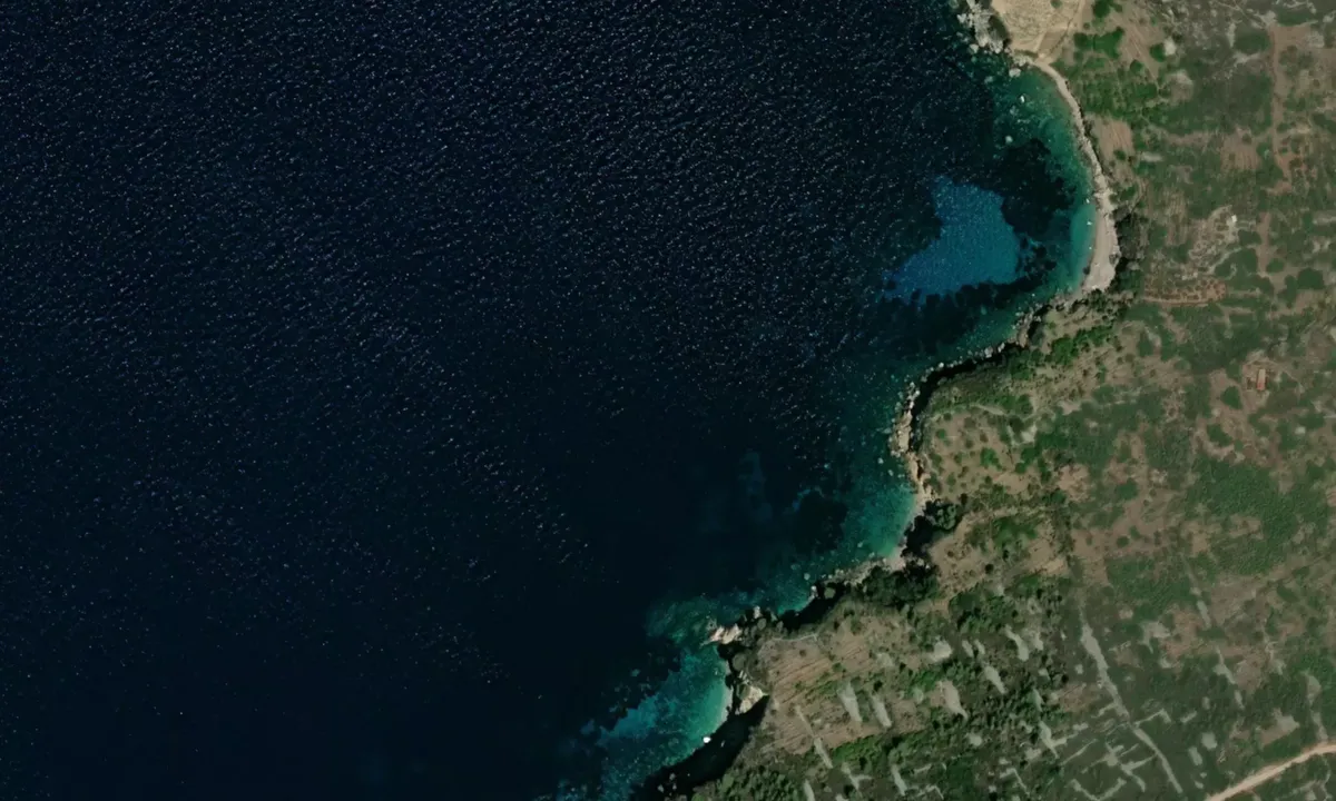 Flyfoto av Zaljev Komiza