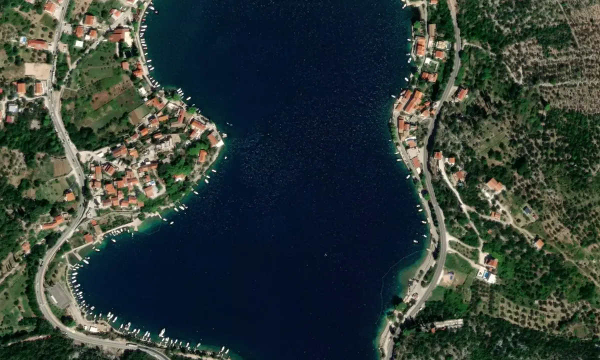 Flyfoto av Zaton Bay