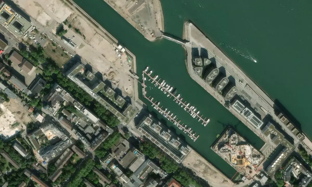 Flyfoto av Zollhafen Mainz